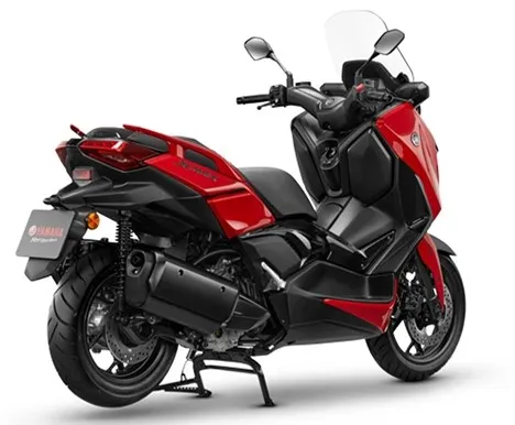 هوندا PCX با یاماها NMAX