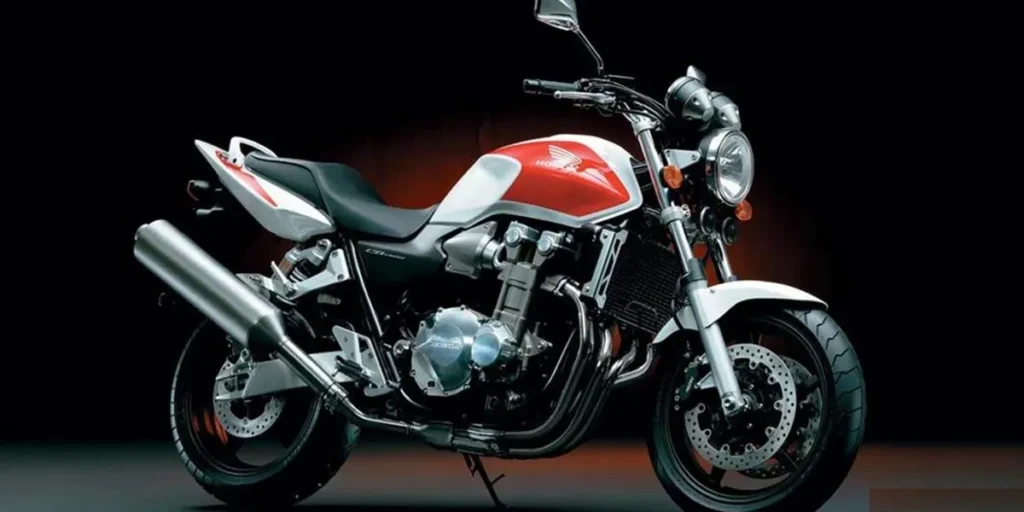 وزن سی بی ۱۳۰۰ چقدر است؟