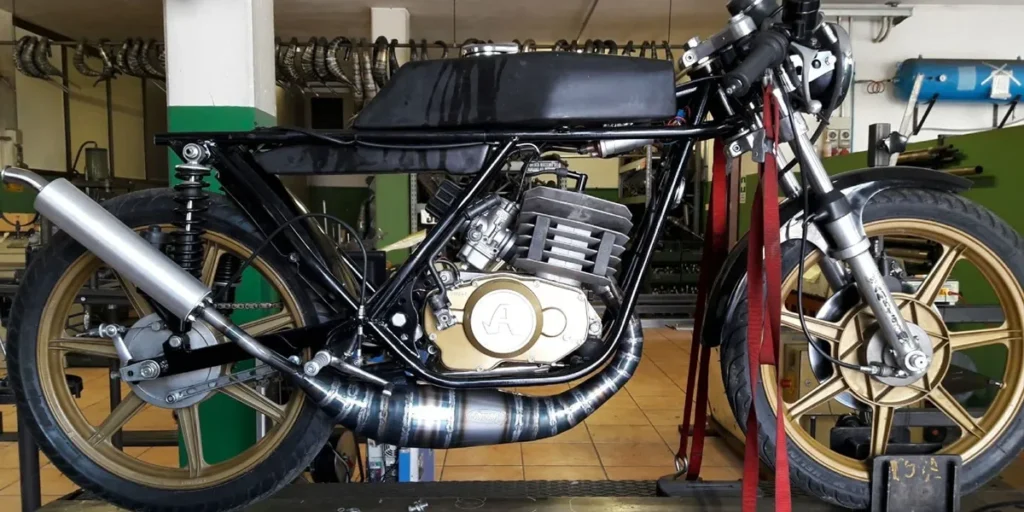 داخل اگزوز موتور سیکلت 125 چه قطعاتی وجود دارد و چه کاربردی دارند؟