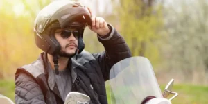 گردن درد کلاه کاسکت