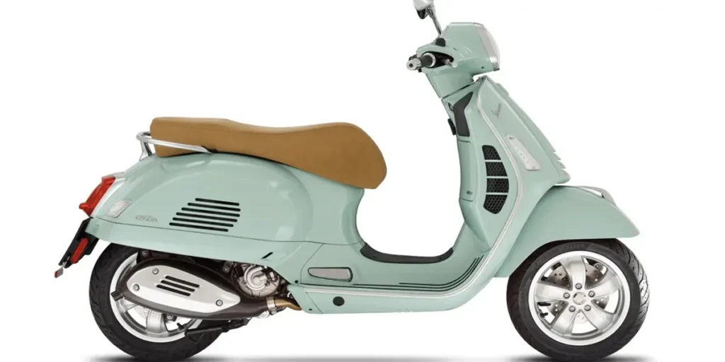 مقایسه موتورسیکلت وسپا و کلیک