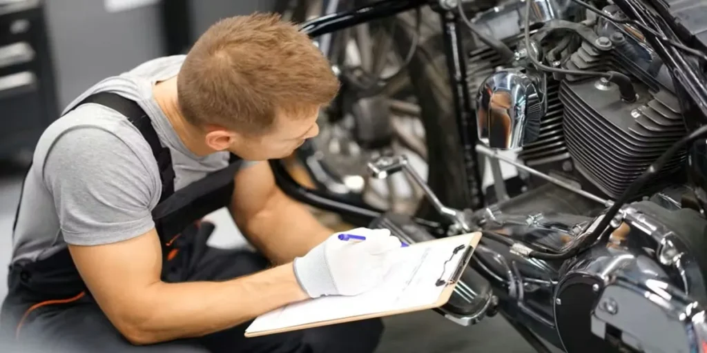 نگهداری و سرویس دوره ای موتور تریل