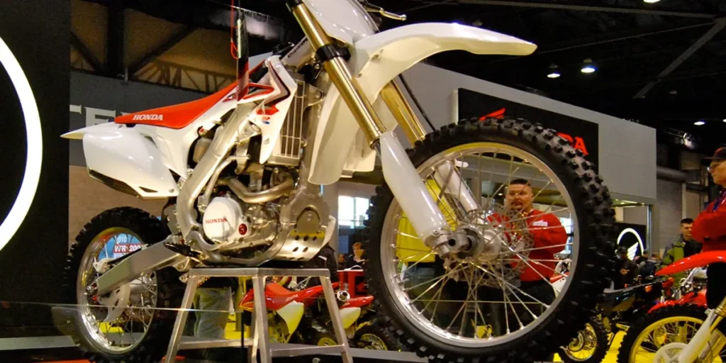 موتورسیکلت crf 200 فلات